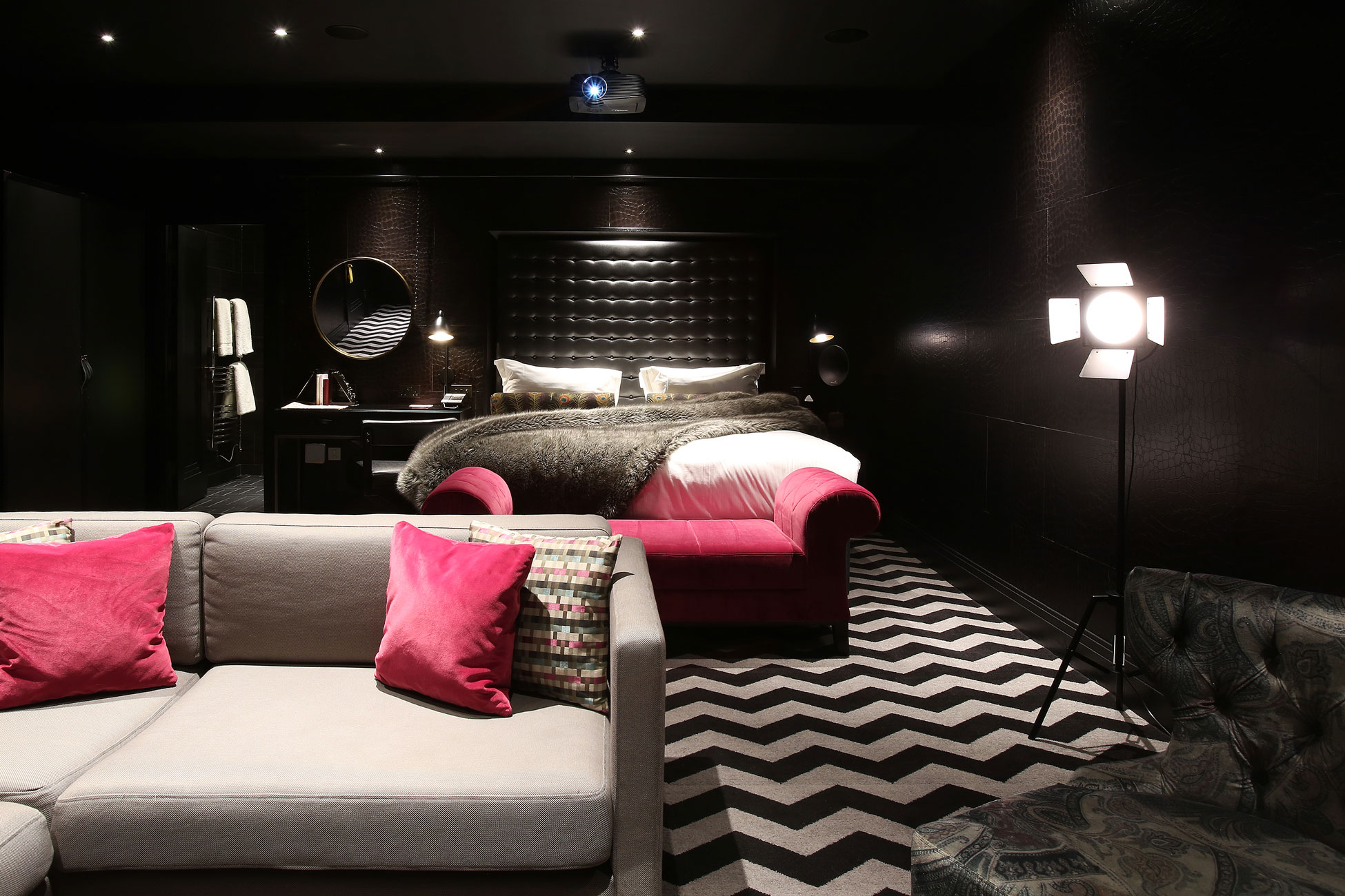 Hotel Gotham - bedroom suite interior